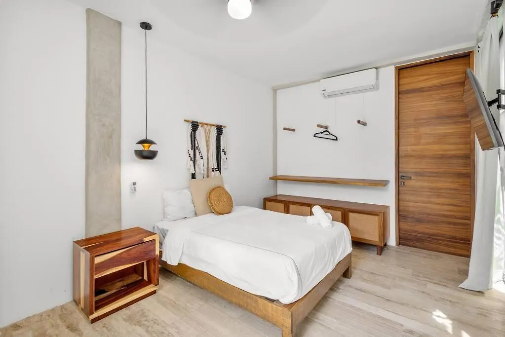 Lux Toh Villa, Rooftop Pool, Wifi, Transport Tulum 0*,  Mexico